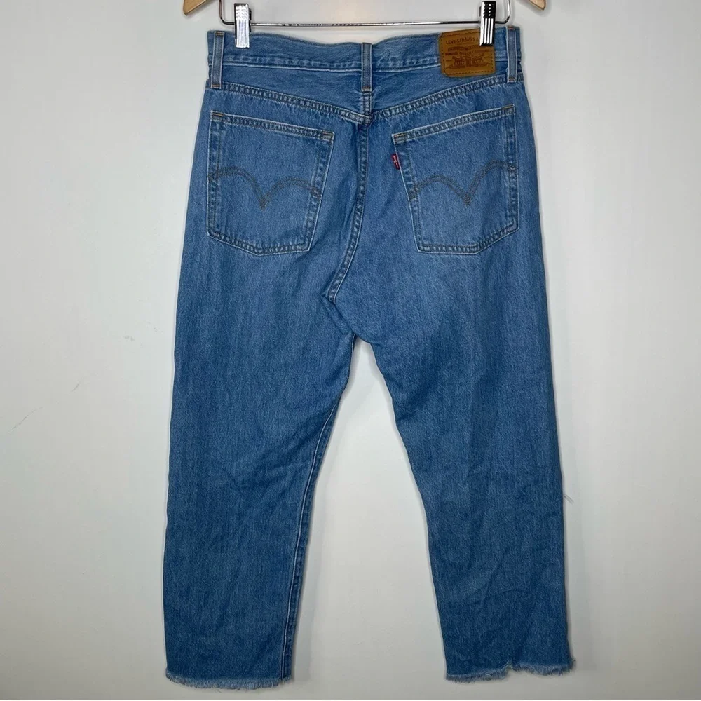 Levi’s Wedgie Straight Distressed‎ Jeans Size 29